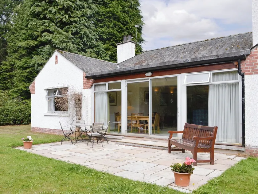 Alojamiento de 3 habitaciones en Inchmarlo, Banchory - Image 1