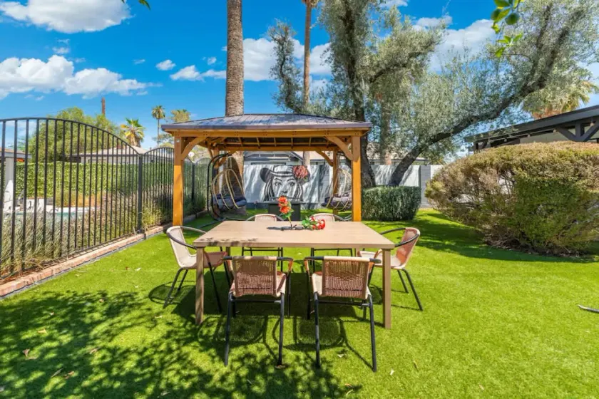 Central PHX 1BR Apartment Pool Gazebo - Image 1