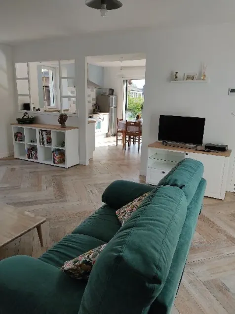 house in the heart of the village - Image 1