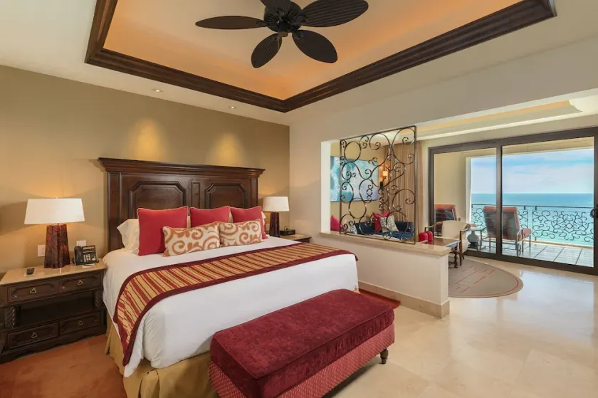 Gorgeous Beachfront Resort & Spa Studio Suite sleeps up to 4 - Image 1