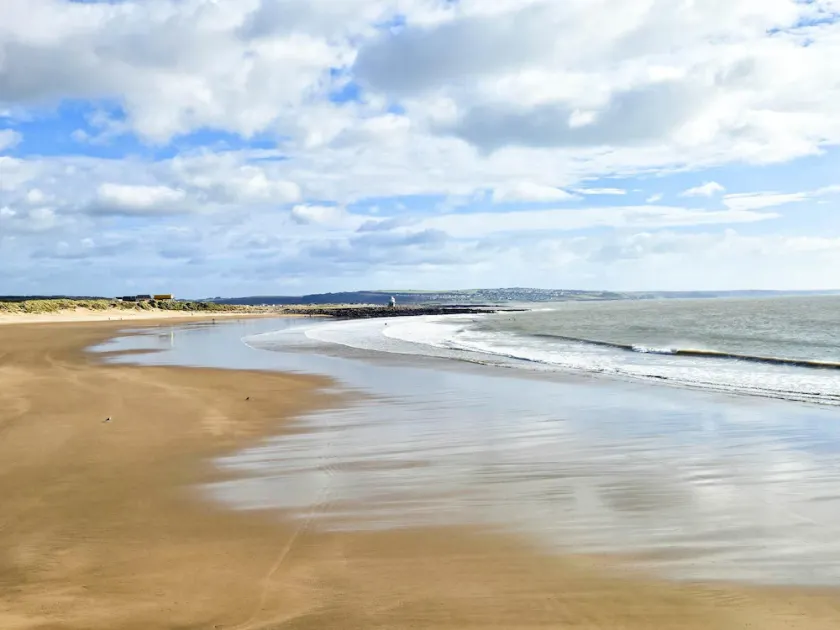 Seascape Retreat - 3 Bedroom Flat - Porthcawl - Image 1