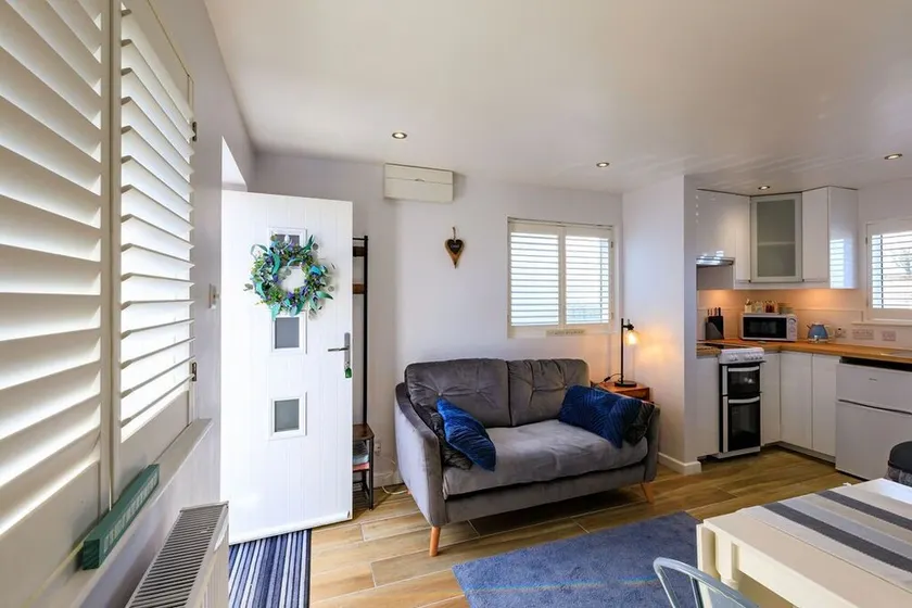 1 Bedroom annex convenient for Saundersfoot & Tenby with parking - Image 1