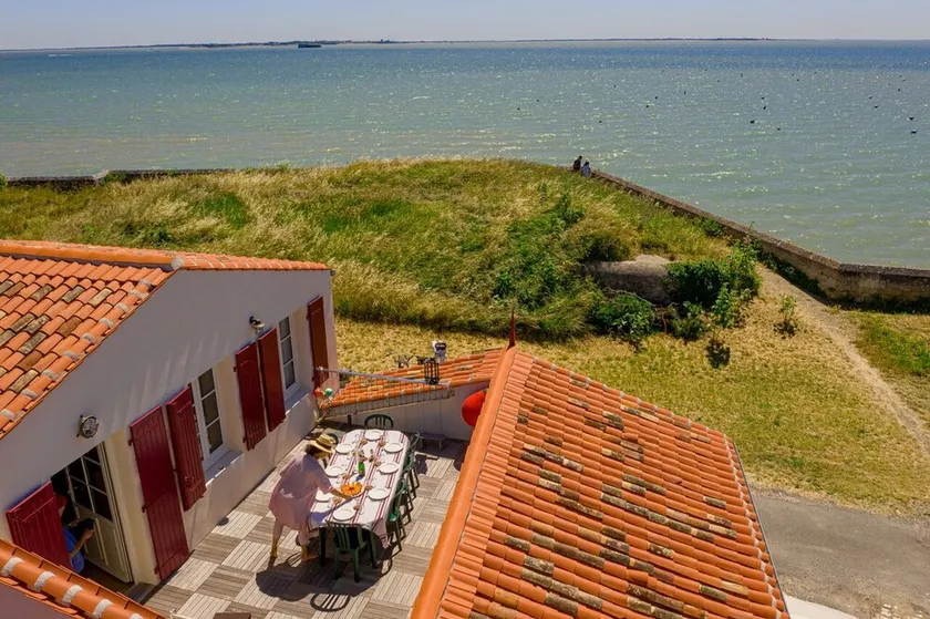 Escale Aixoise, gîte de vacances, vue mer, 2 chambres - Image 1