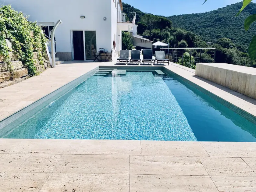 Family vacation, private pool and views - Image 1