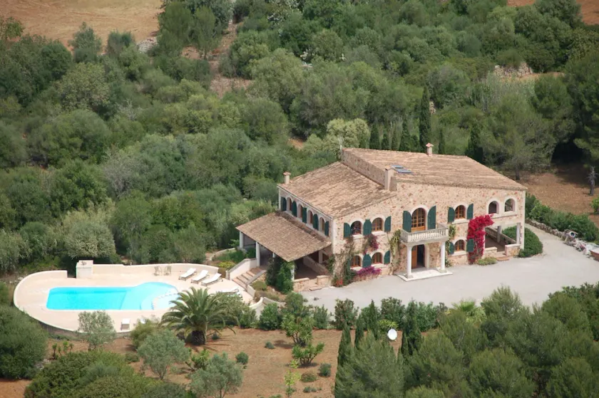 Abgeschiedene Luxus-Ferienvilla mit ländlicher Aussicht und privatem Swimmingpool - Image 1