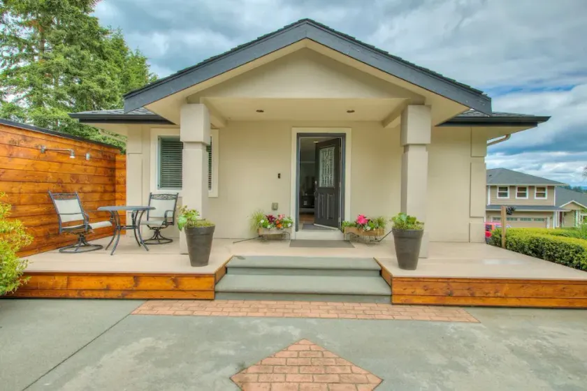 !!Cozy Lake Tapps guesthouse with Fireplace!! - Image 1