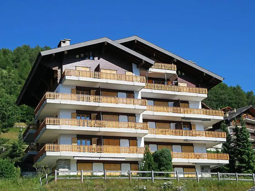 Apartment Les Crêtes 1-3 by Interhome - Image 1