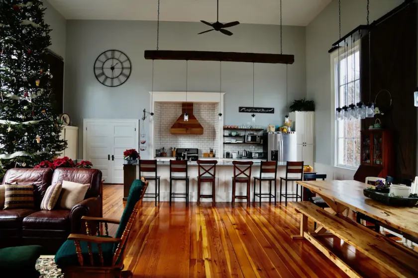 19th Century Renovated Church Building. A spacious sanctuary retreat. - Image 1