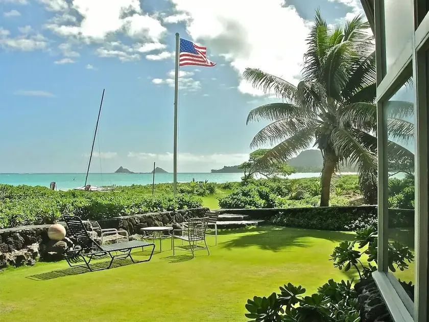 PRIVATE BEACHFRONT RENTAL - Image 1
