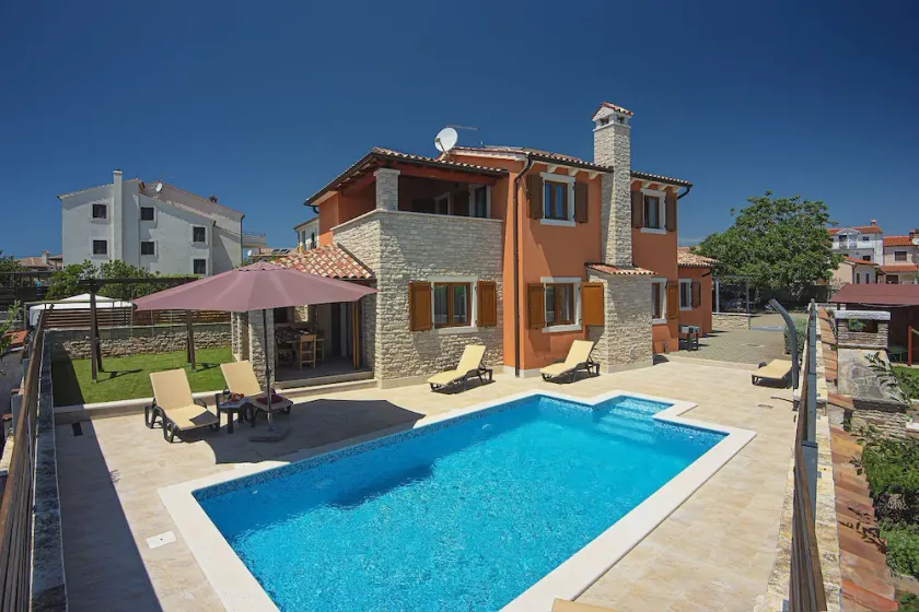 800 metri dalla spiaggia con vista sul mare e piscina privata - Image 1