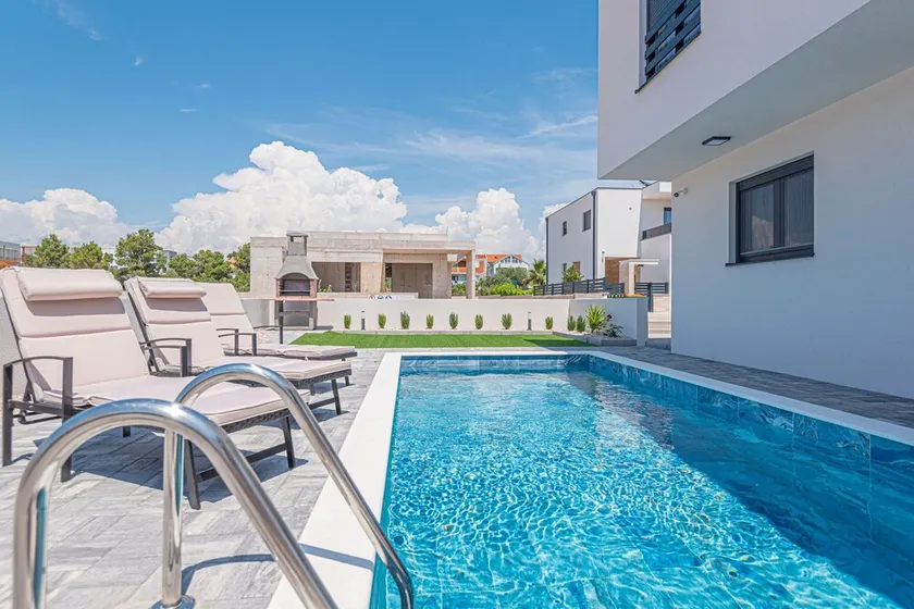 Holiday house with a swimming pool Vodice (K-21991) - Image 1
