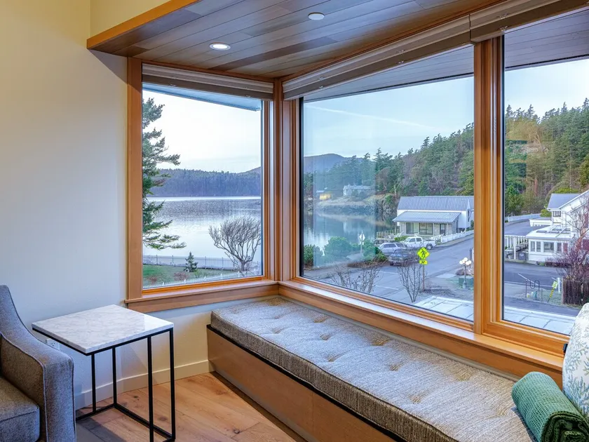 Canoe - Warm and Cozy with View - Image 1