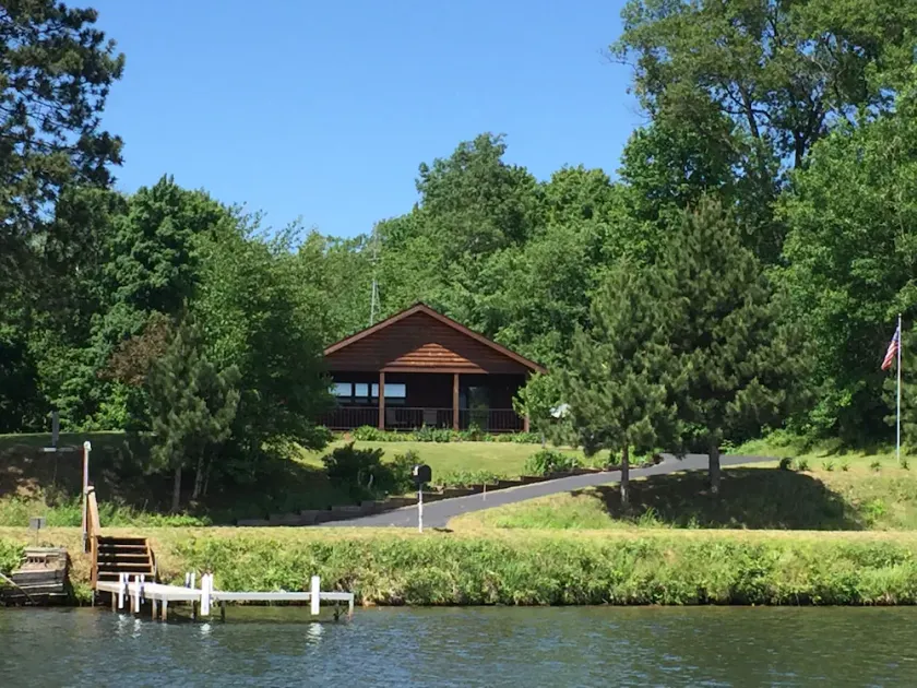 Peaceful And Serene Location With Great Lake View, Fishing, And Wildlife Sights. - Image 1