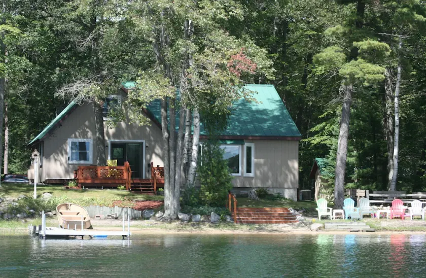 Wonderful house on sandy beach, sports lake close to golf, bike/snowmobile trail - Image 1