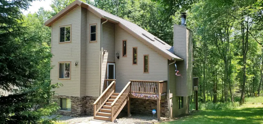 Beautiful 3 bedroom updated home in the gated community, The Hideout - Image 1