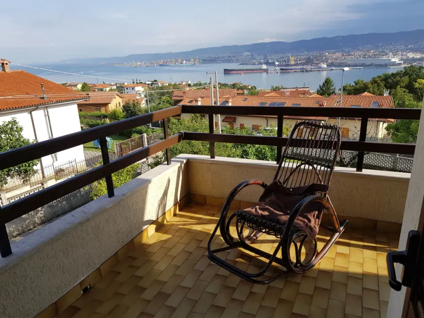 Wohnung in Villa mit Garten - Image 1