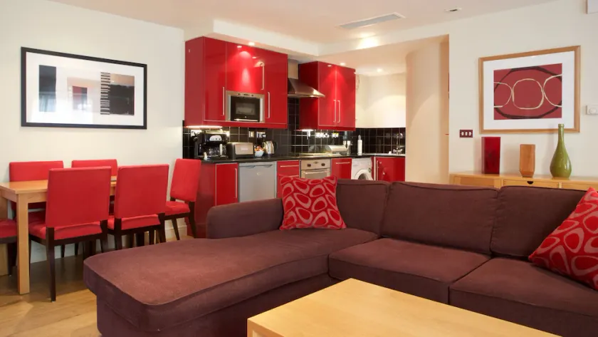 Modern 2 Bedroom Apartment in Stratford upon Avon  - Image 1