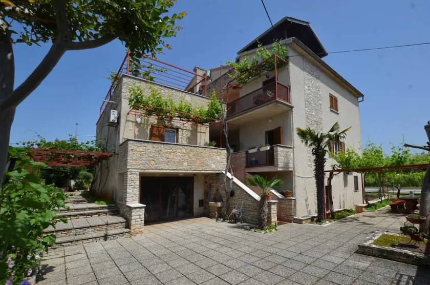 Galant studio 8 with balcony - Image 1