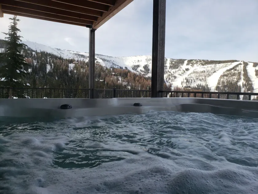 Schweitzer Mt. Townhome - Pet Friendly, Sleeps 12 - Image 1
