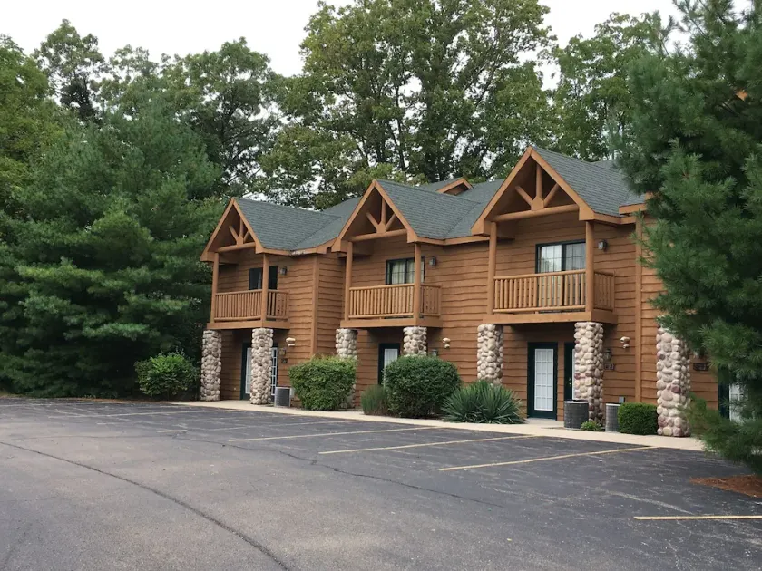 Vacation Villa  Located Near Starved Rock and Matthiessen State Parks! - Image 1