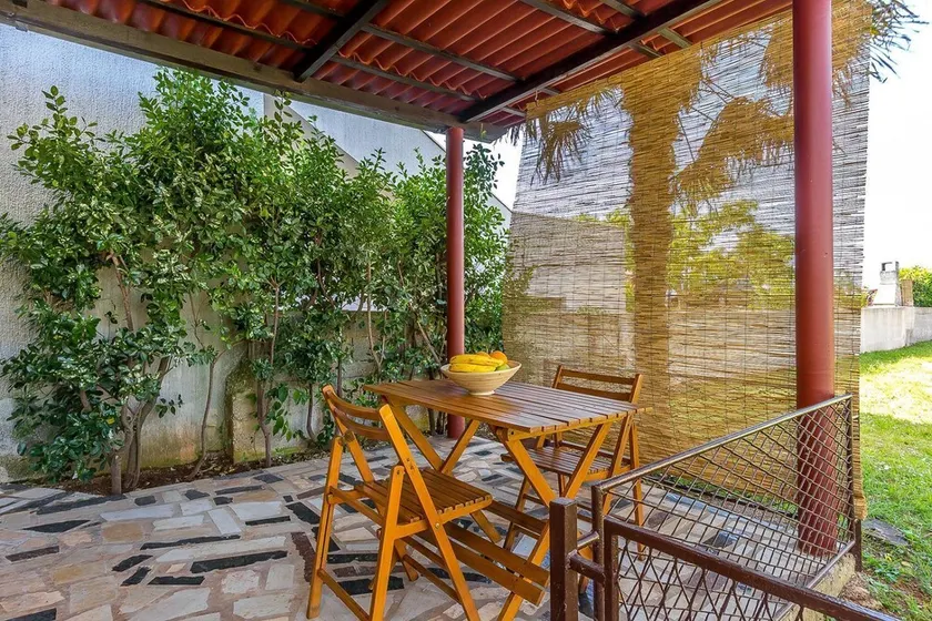 Cosy holiday home with terrace and grill - Image 1