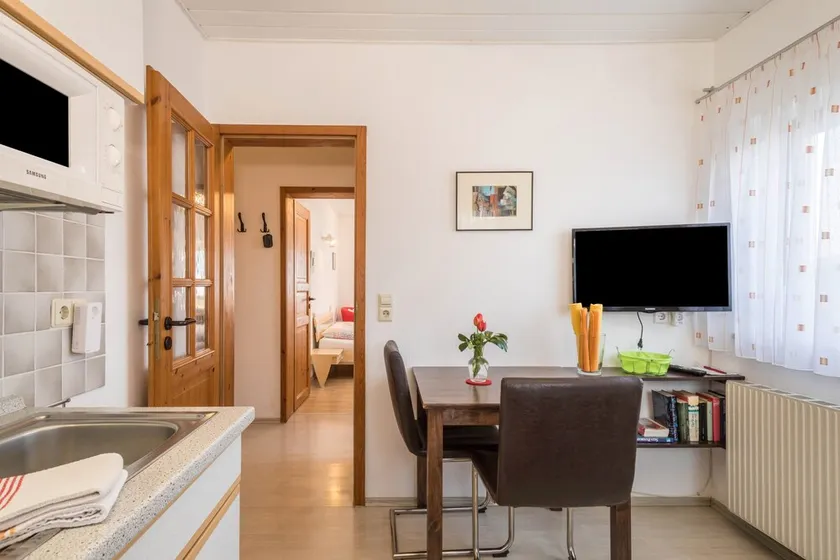 Ferienwohnung \"Schneider\" am Bodensee mit WLAN, Terrasse & Garten - Image 1