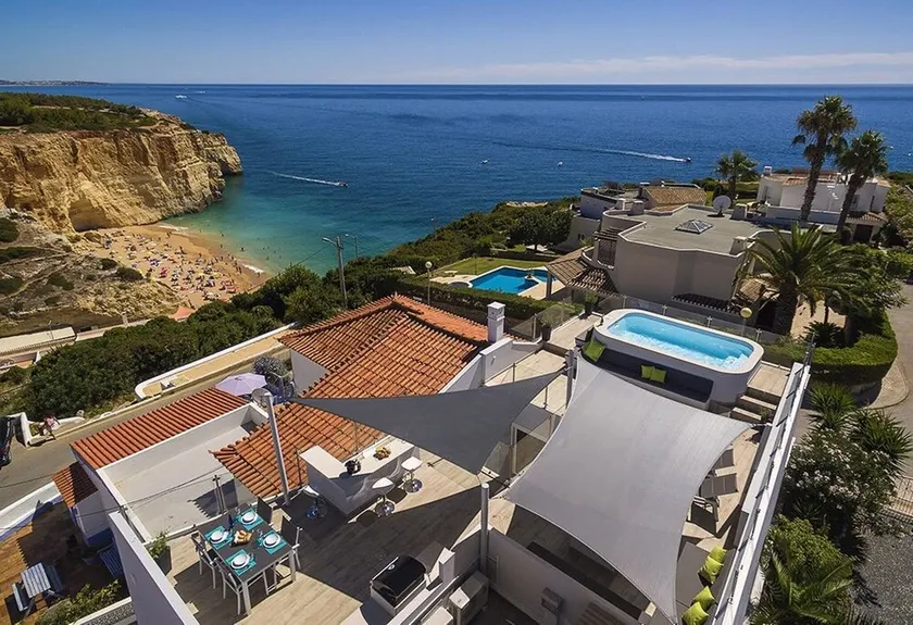Stylish & Modern Carvoeiro Villa 2 Bedrooms Villa Benagil Stunning Views - Image 1