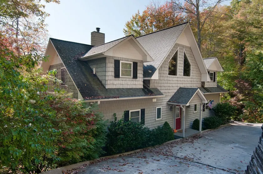Direct Lakefront 5BR/ 4B Spectacular Mt & Lake front Views - Satellite and Wifi - Image 1