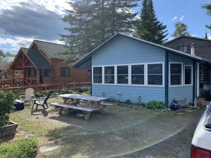 Gebhardt Getaway - Charmantes LAKEFRONT Cottage am Lake Willoughby - Image 1