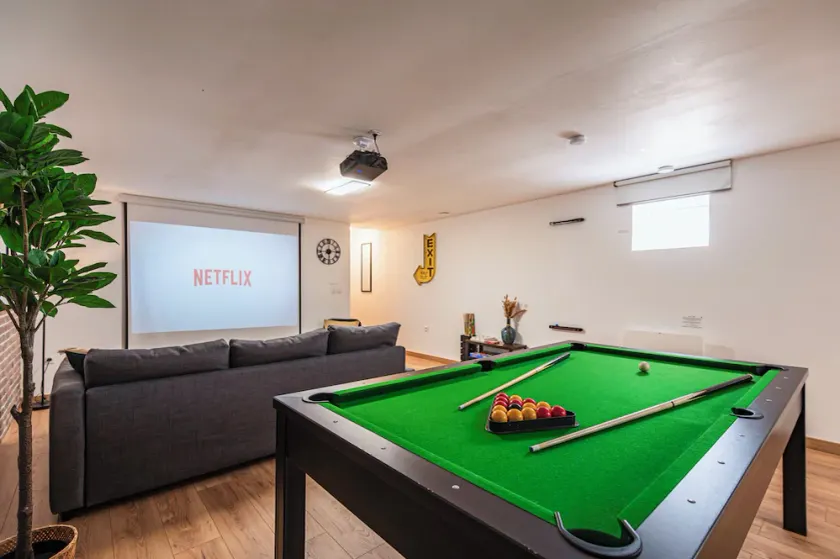 Spacious building - city center - sleeps 15 - Image 1