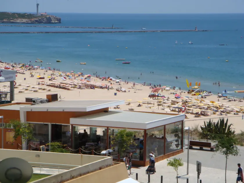 AL 1966 / one bedroom apt. with beach view and private garage. - Image 1