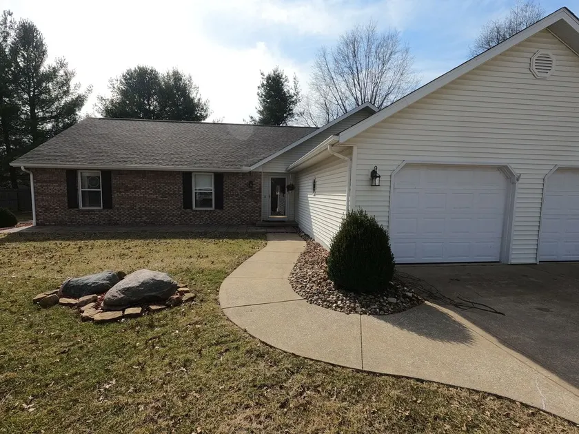 3-bedroom vacation home 10 minutes from Indiana University Bloomington - Image 1