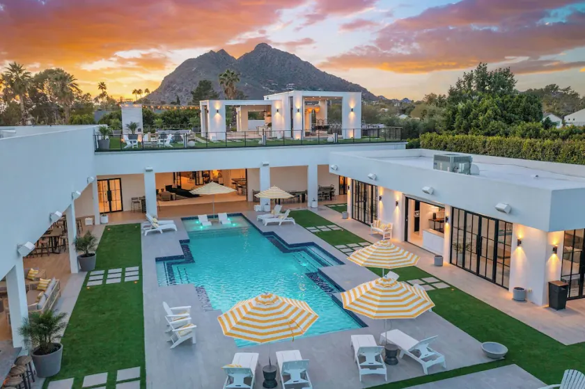 Old Town Scottsdale Luxury - Heated Pool, Spa, Rooftop Deck, Speakeasy - Image 1