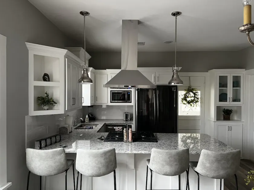 HazelHouse 1920’s BEAUTIFUL 2bed/1bath, Pet-Friendly WIFI - Image 1