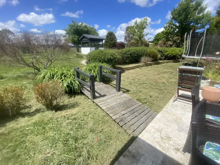 Tranquil Retreat with Stunning Mountain and Country Views –Your Perfect Getaway! - Image 1