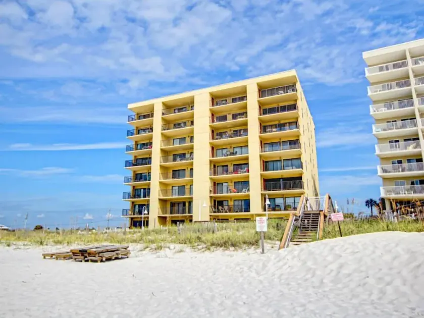 Ocean Breeze East 404 By Pkrm - Image 1
