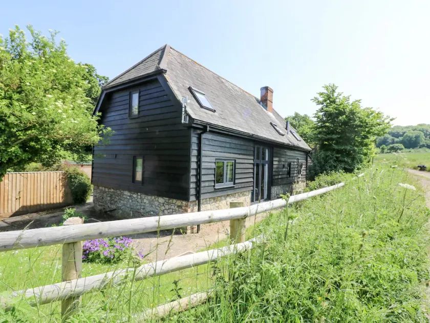 Lille Duxmore Barn, RYDE - Image 1