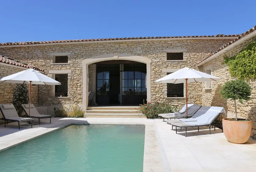 Exceptional house in the heart of the village of Gordes - Image 1