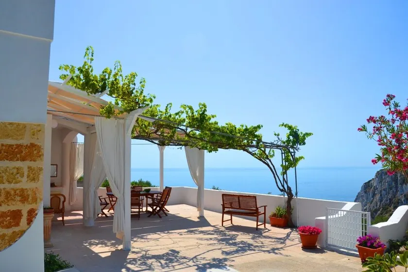 Villa Sonia med udsigt over havet - Image 1