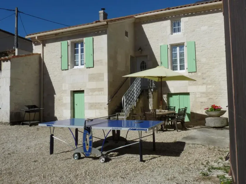 Charming stone cottage with stove, pets allowed - Image 1
