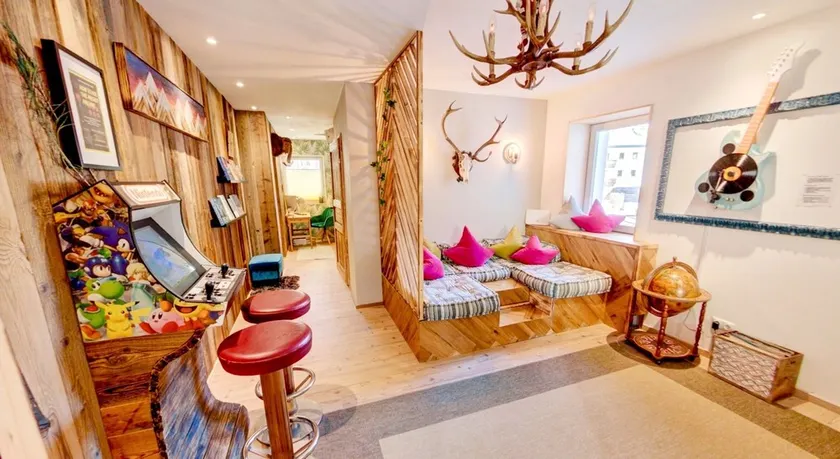 Das Mountain Getaway - Funky ski/summer apmt w Games Room, Relax area etc - Image 1