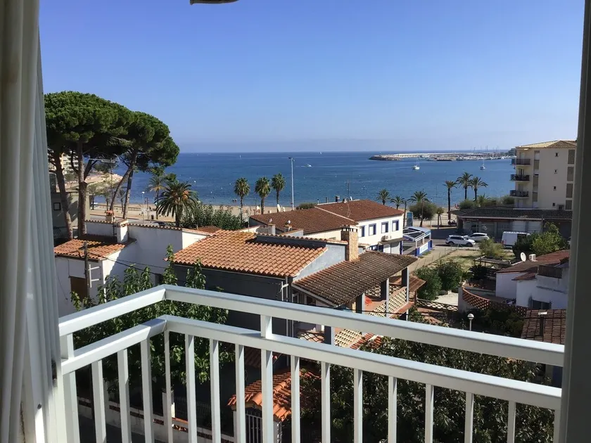 MAGNIFICENT SEA VIEW 150m from the beach 2pers + 1enf app. Air conditioning. Wifi - Image 1