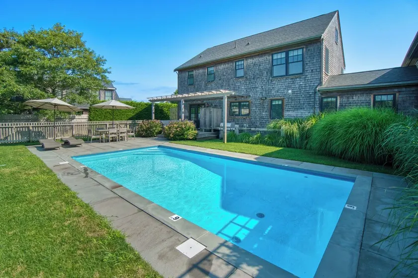 Perfect Family Vacation Home! Heated Salt Water Pool - Car Ferry Tix Available - Image 1