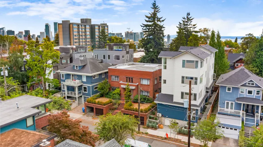 Cozy Oasis in the heart of Capitol Hill - Image 1