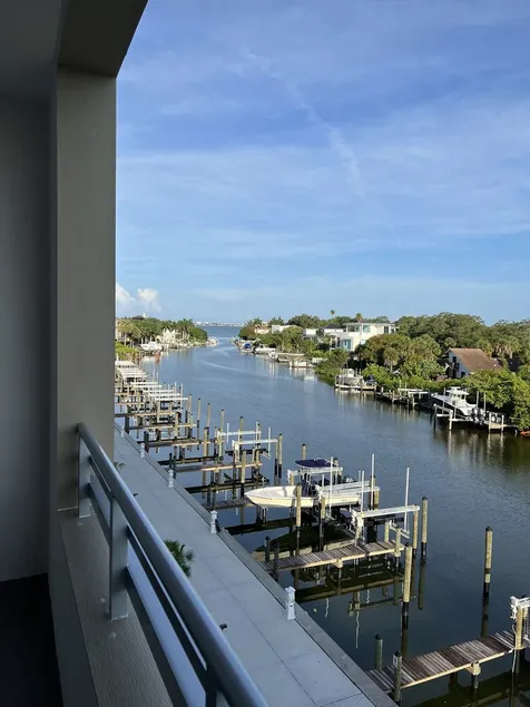 Brand new deluxe Sarasota condo close to everything! - Image 1