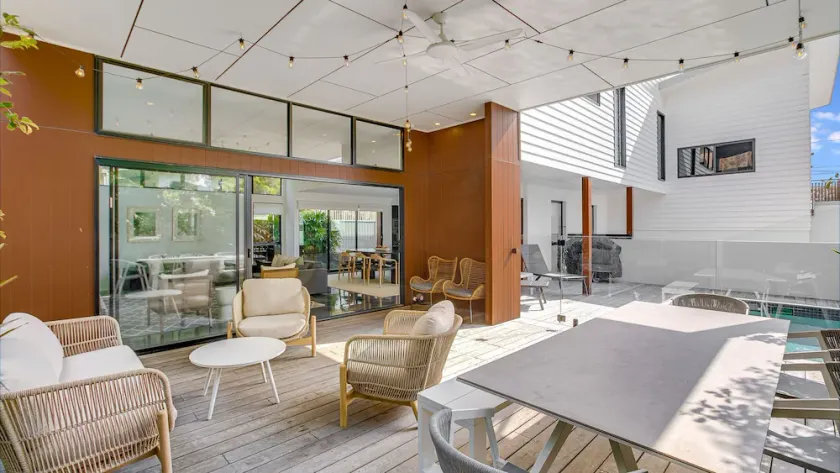 Kirra Bliss - Luxurious and Modern Beach House - Image 1