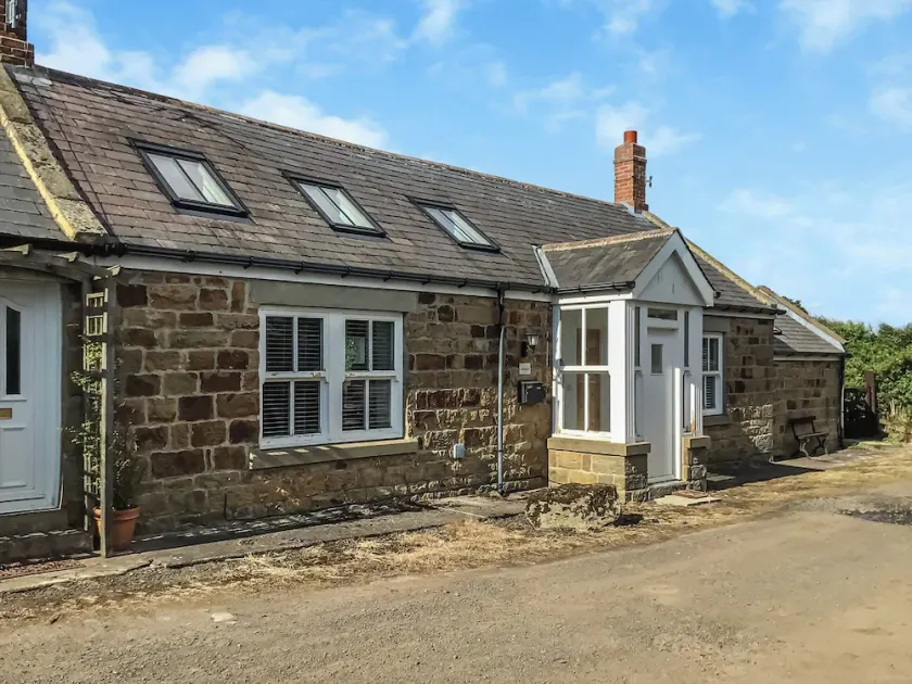 2 bedroom accommodation in Longhorsley, Near Morpeth - Image 1