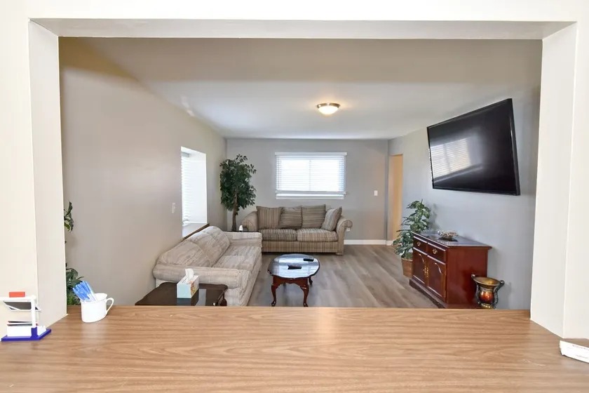 2 Bedroom, 1 Bath, Upper level, Sleeps 8, Boat Well Included, Near Boat Launch - Image 1