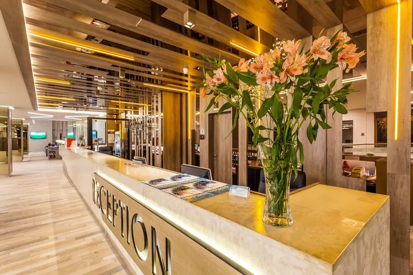 Perelik Hotel - Image 1