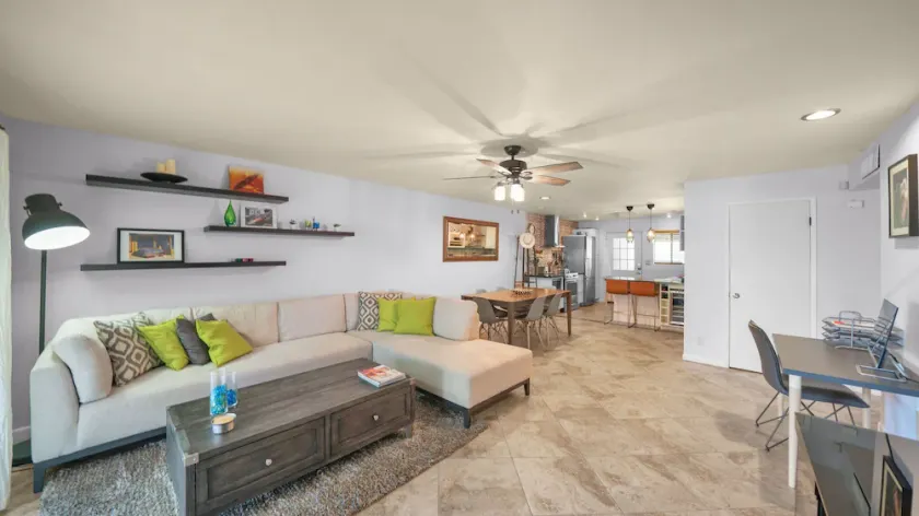 Fabulous Arcadia Condo Wirth a Pool - Image 1